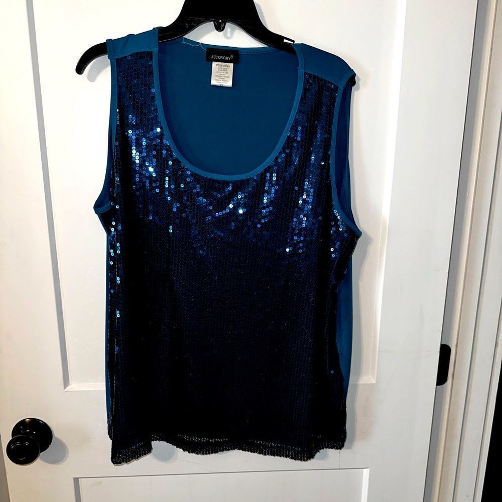 AUTONOMY BRAND WOMENS SPARKLE PLUS SIZE BLOUSE